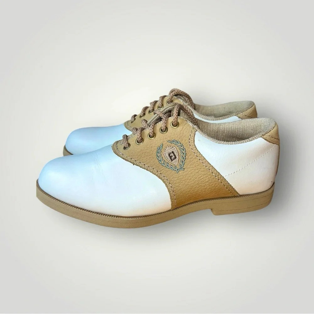 FootJoy Women’s Classic Saddle Golf Shoes – Tan/White Leather, Size 5.5 Medium